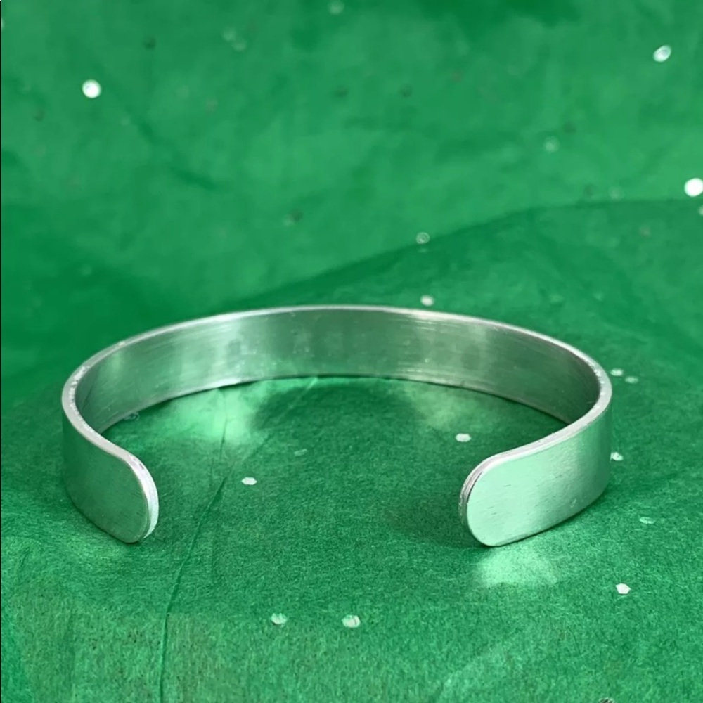 ⭐️🌸Adorned Crown stamp cuff country girl bracelet - Picture 6 of 8